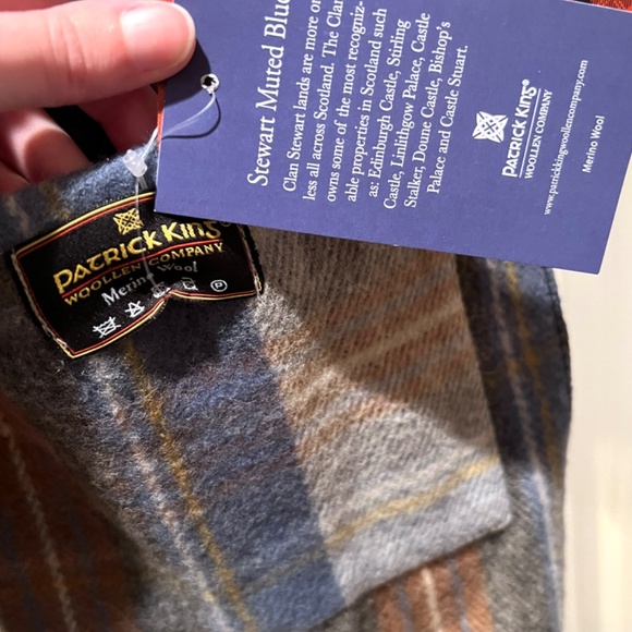 Patrick Kins Woollen Company Merino Wool with Pockets Made in Scotland - Picture 5 of 7